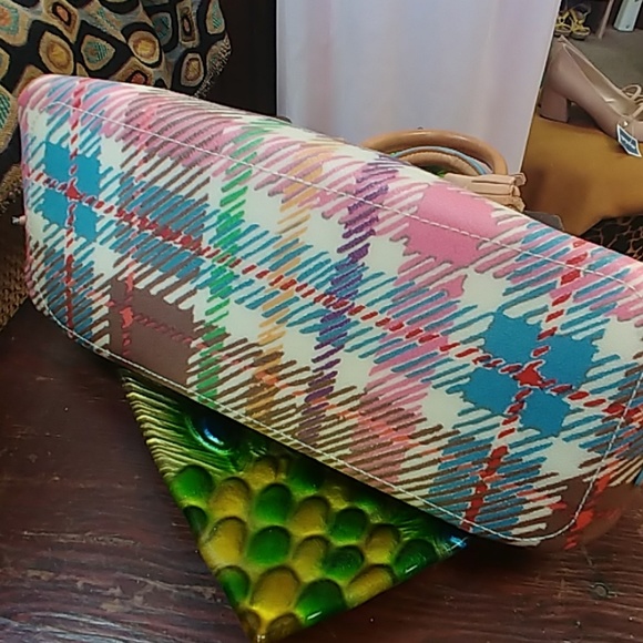 DOONEY & BOURKE, INC. - Picture 4 of 8